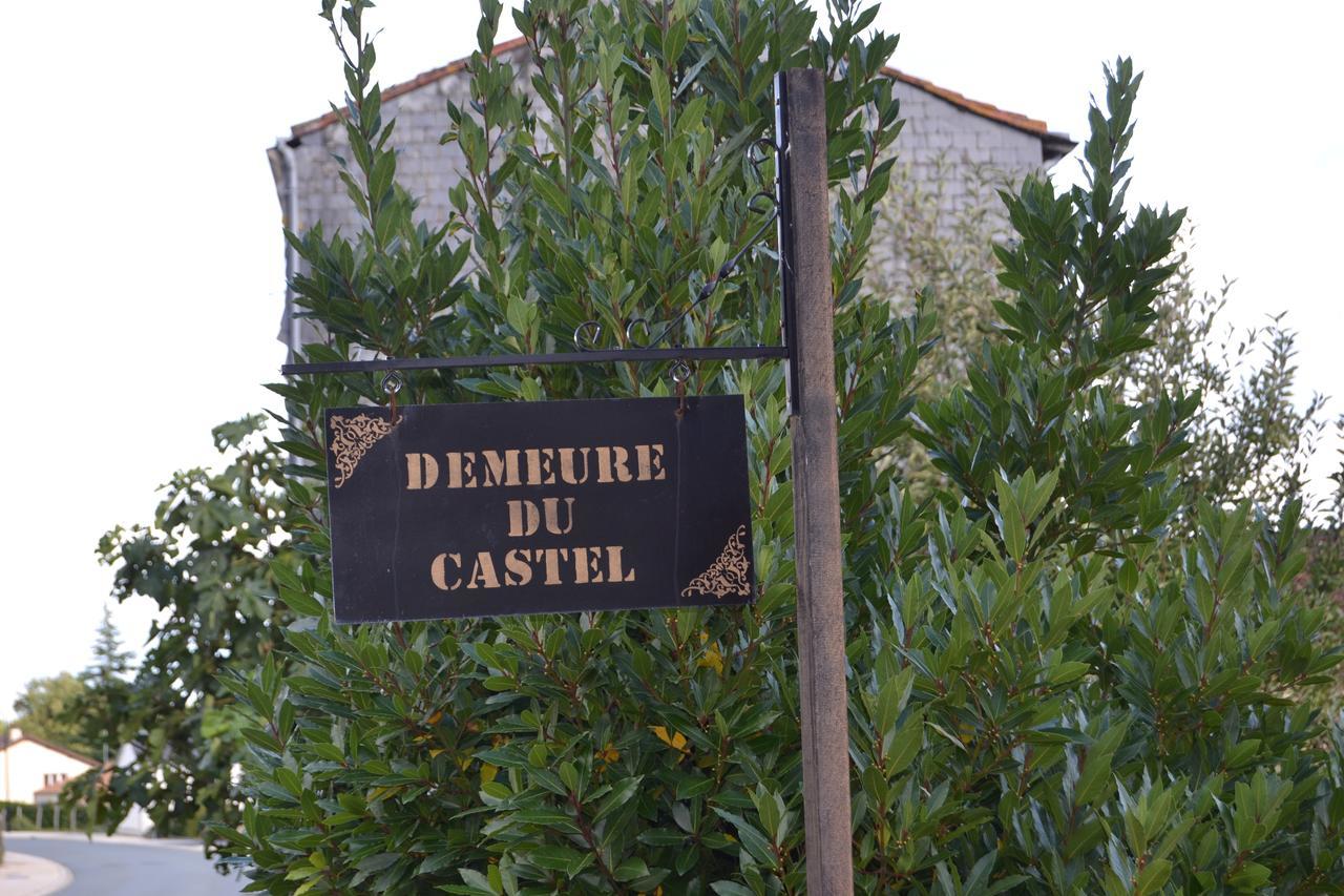 לינה וארוחת בוקר Les Châtelliers-Châteaumur Demeure Du Castel מראה חיצוני תמונה